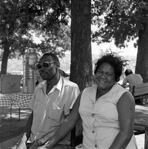 A couple at the Country Gold picnic