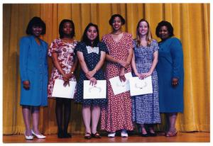 Links Women and Award Recipients on Stage