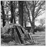 [Petersburg, Va. Interior of Fort Steadman; bomb-proof in foreground]