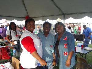 Delta Sigma Theta members at UNT tailgate