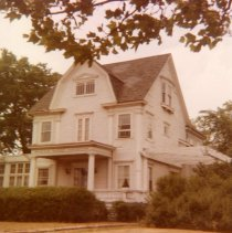 213 Main Street West (Malcolm X Street)