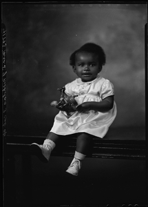 Mrs. L.J. Nicholas [portrait of little girl]. [black-and-white cellulose acetate photonegative.]