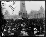 Opening Day crowd at the Louisiana Purchase Monument