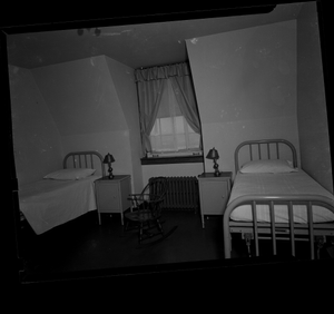 Hospital room] [cellulose acetate photonegative