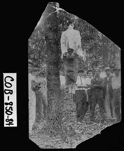 Photograph of Leo Frank lynching, Marietta, Cobb County, Georgia, 1913 Aug. 17?