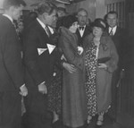 Winnie Ruth Judd enters the court