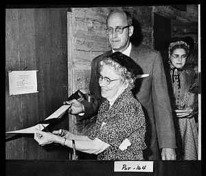 Photograph of Mildred Harris Camp at dedication of Uncle Remus Museum, Eatonton, Putnam County, Georgia, 1963 Jun. 5