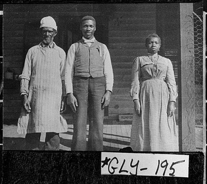 Photograph of Hope Powell, Robert Powell, and Fanny Watch at Hofwyl Plantation, Glynn County, Georgia, ca. 1910