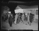 Demonstrators protest discriminatory housing in Los Angeles (Calif.)