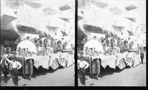 Among the last of a disappearing race, Eskimos at World's Fair. [Caption No. 1532 : glass stereoscopic photonegative]