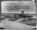 [District of Columbia. Detachment of Company K, 3d Massachusetts Heavy Artillery, by guns of Fort Stevens]