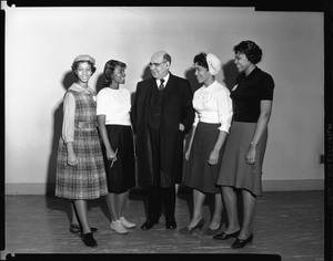 Pres[ident] Johnson with girl visitors to Citizen Week, Mar[ch] 1960 [cellulose acetate photonegative]