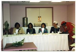 Links Members at Table for Founder's Day Luncheon