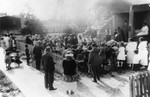 Front yard wedding in Watts