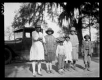 Group on Parris Island road, on way to truck field