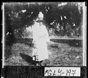 Photograph of field worker Dido at Hofwyl Plantation, Brunswick, Glynn County, Georgia, ca. 1910