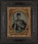 [Unidentified soldier in Union uniform with bayonet and musket]