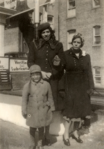 Lee Harris with Margaret Harris and Henrietta Cephas Brown in Manhattan, New York