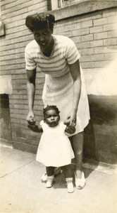 Lillian Mendez Martin with her daughter, Dominga