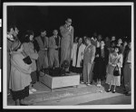 Dalton Trumbo addresses a crowd protesting his prison sentence, Los Angeles, 1950